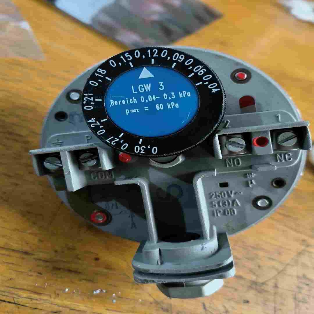 LANDIS压力开关LGW3成色如图~询价