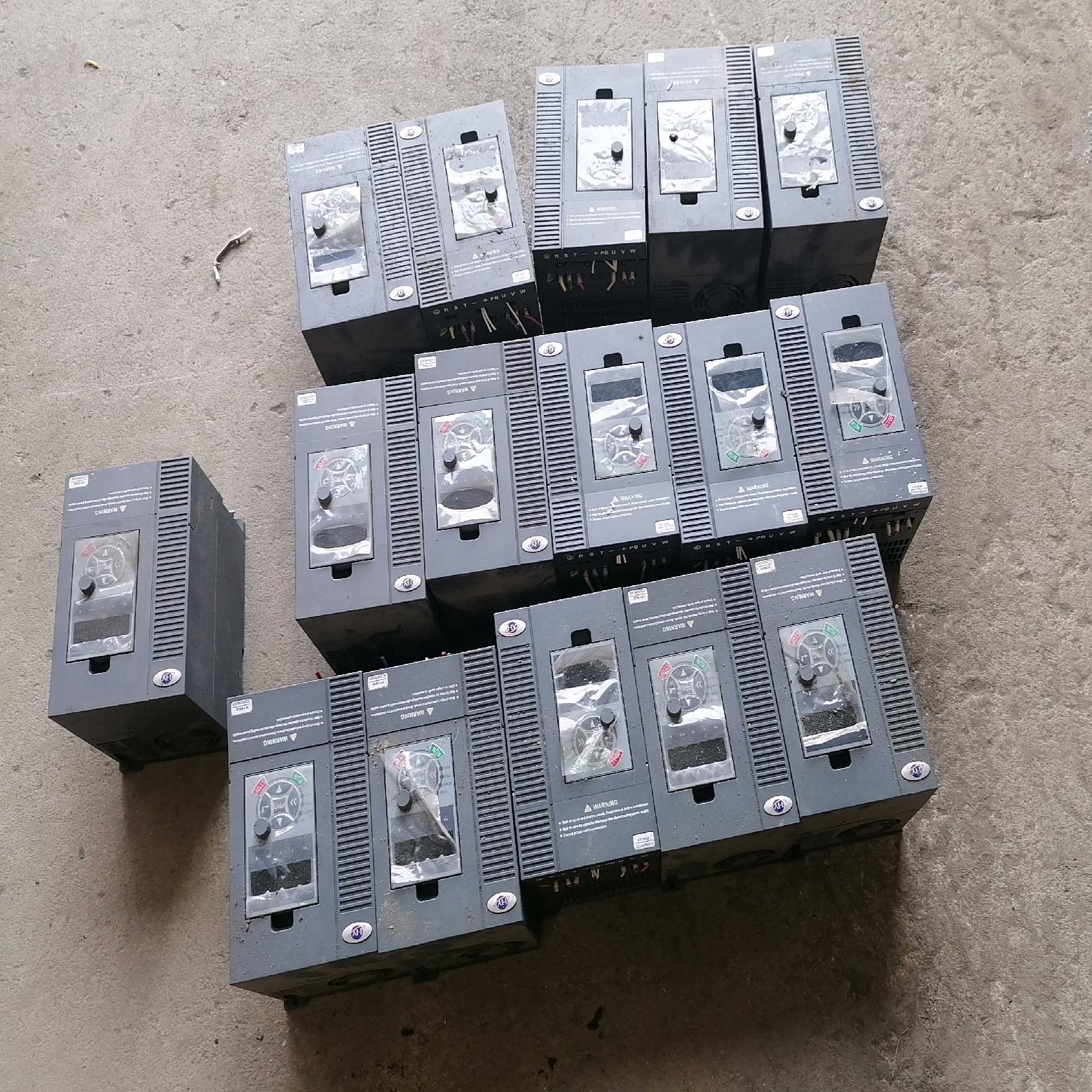 【星慕电子】2.2kw变频器，380V，正常使用，型号HY1800-2K