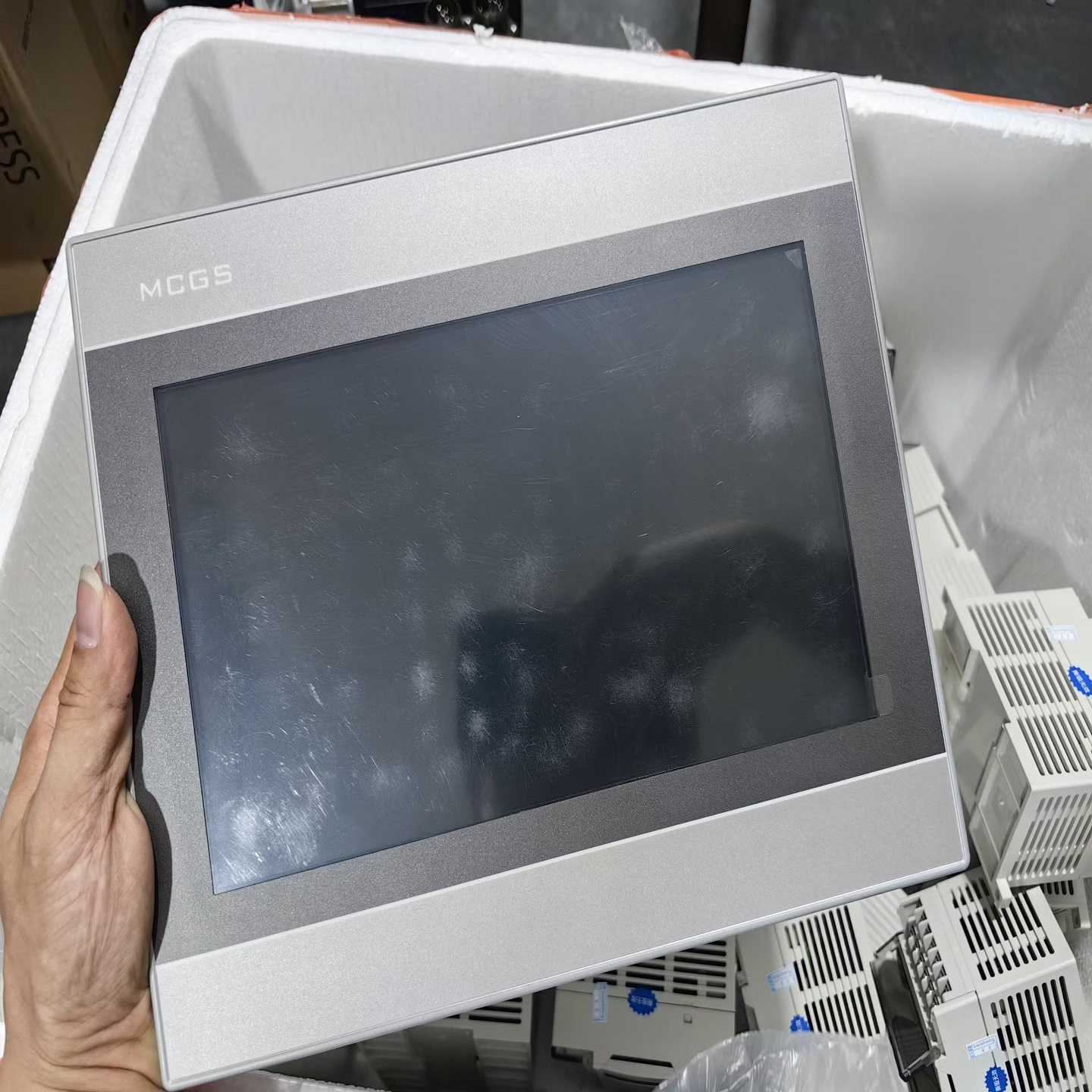 议价昆仑通态10寸触摸屏 型号TPC1051Ni