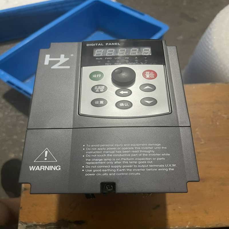 上海红旗泰变频器RF300A-1R5G-1/1.5KW/22（崽载电子）
