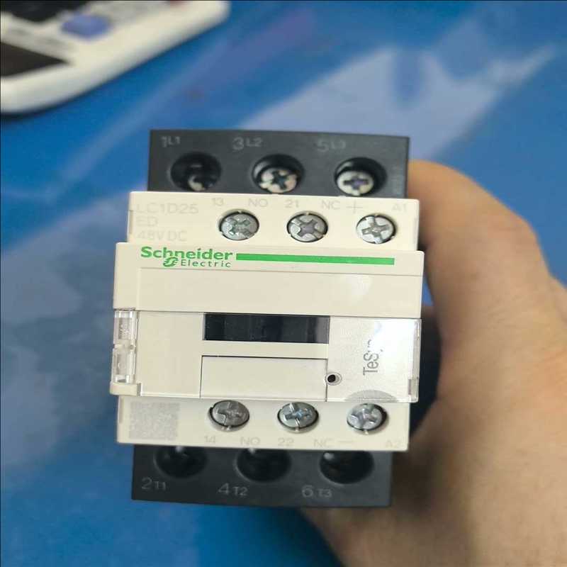 议价~接触器LC1-D25EDC   2个