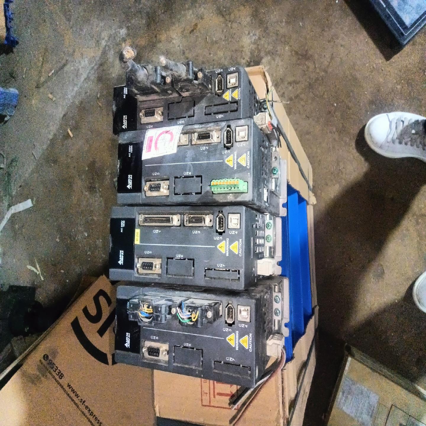 台达A2驱动器。如图4个，1.5Kw一个，0.75Kw两个。~询价