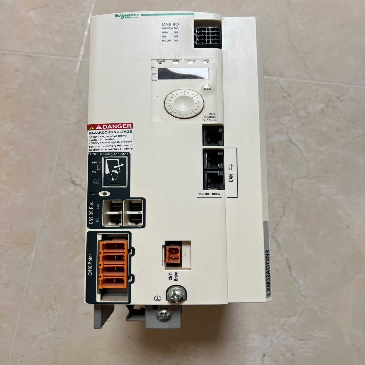 询价LXM32AD72N4伺服驱动器，功能，，