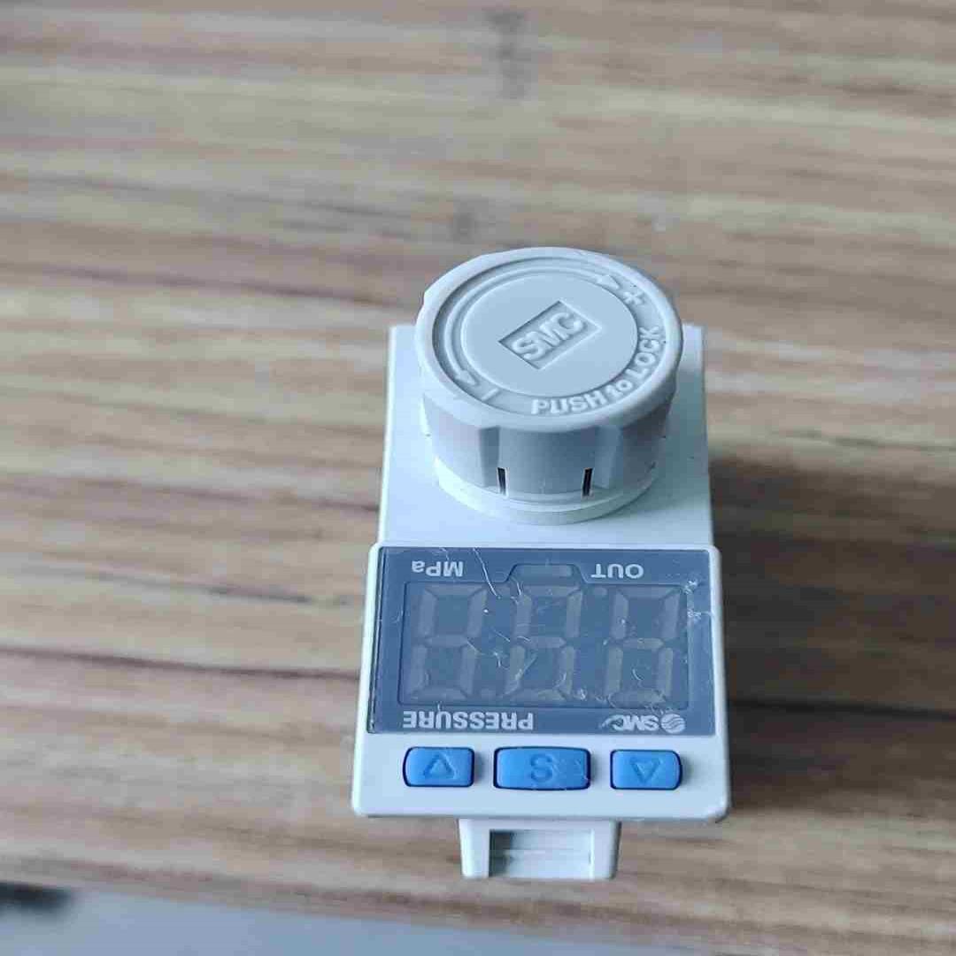 SMC数显压力开关ISE35-R-25-M数显压力开关拍前询价