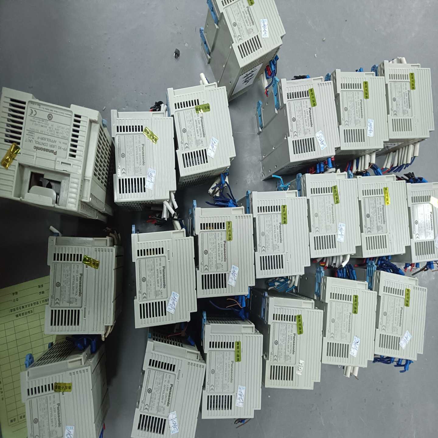 议价松下PLC，AFPX0L30R-F，二手拆机，大量现货，成色
