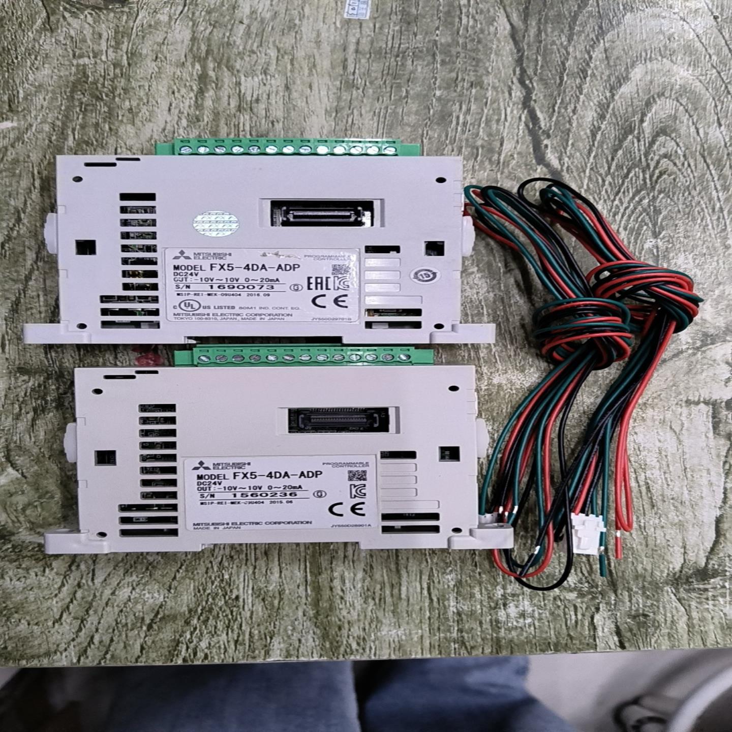 议价FX5-4DA-ADP成色漂亮功能包好包邮带电源线