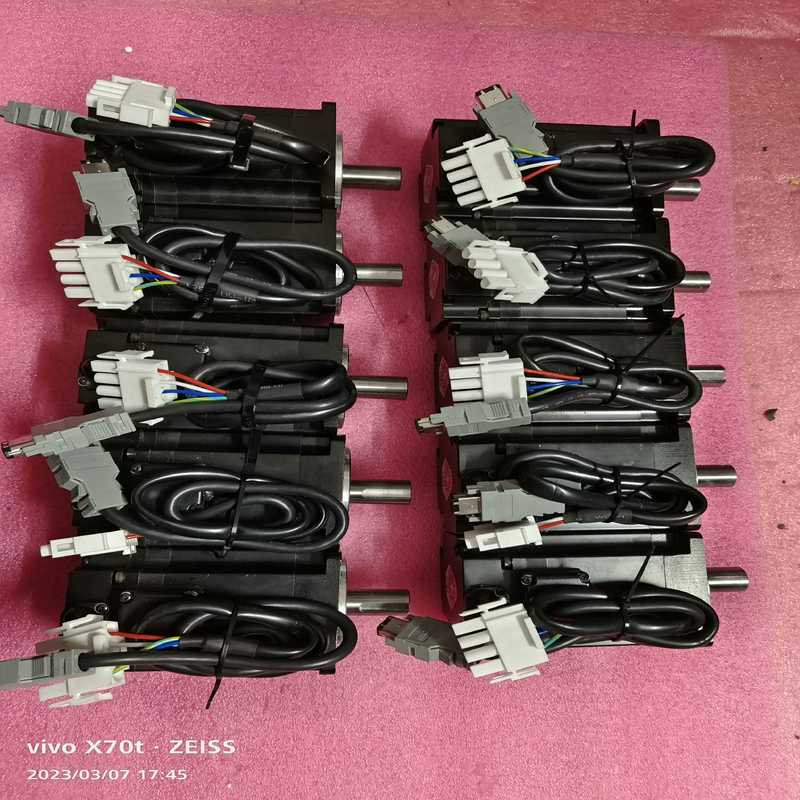 询价~SGMJV-04ADE6S    安川五系400W带油封伺服