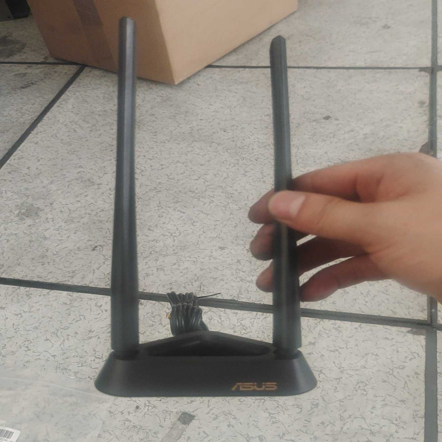 议价华硕原装无线网卡天线，全新正品，数量九十个，有两个没有