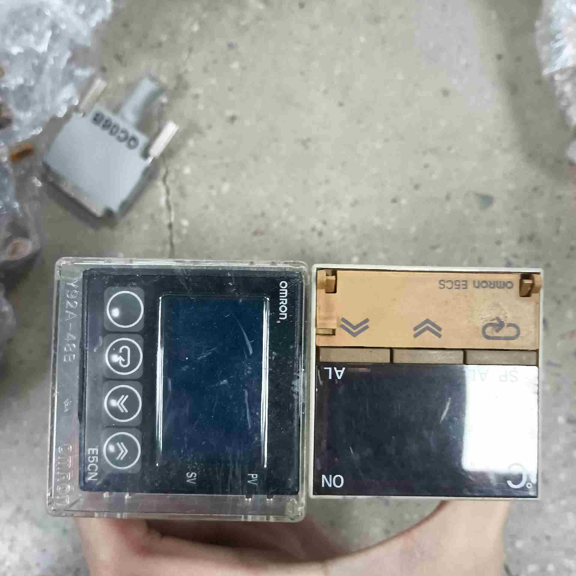 OMRON温控器E5CS-Q1KJ  E5CN-RT议价
