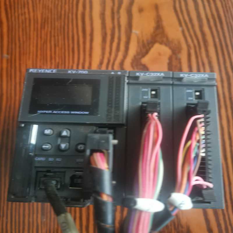 基恩士KV-700实图加两个KV-C32xa（佳毅工控）