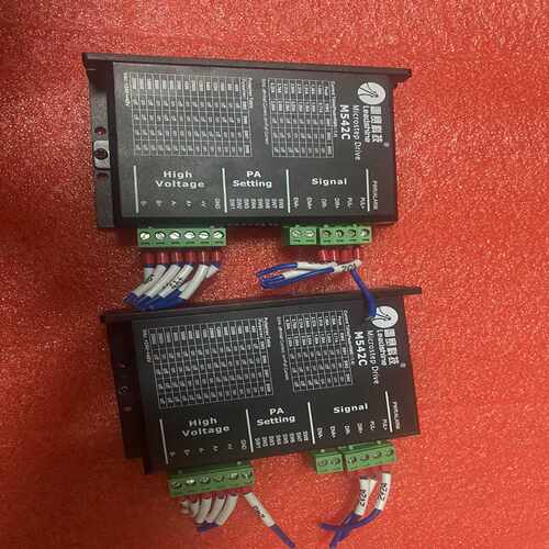 雷赛步进驱动器M542C，两个，成色如图。一起100。爽~询价