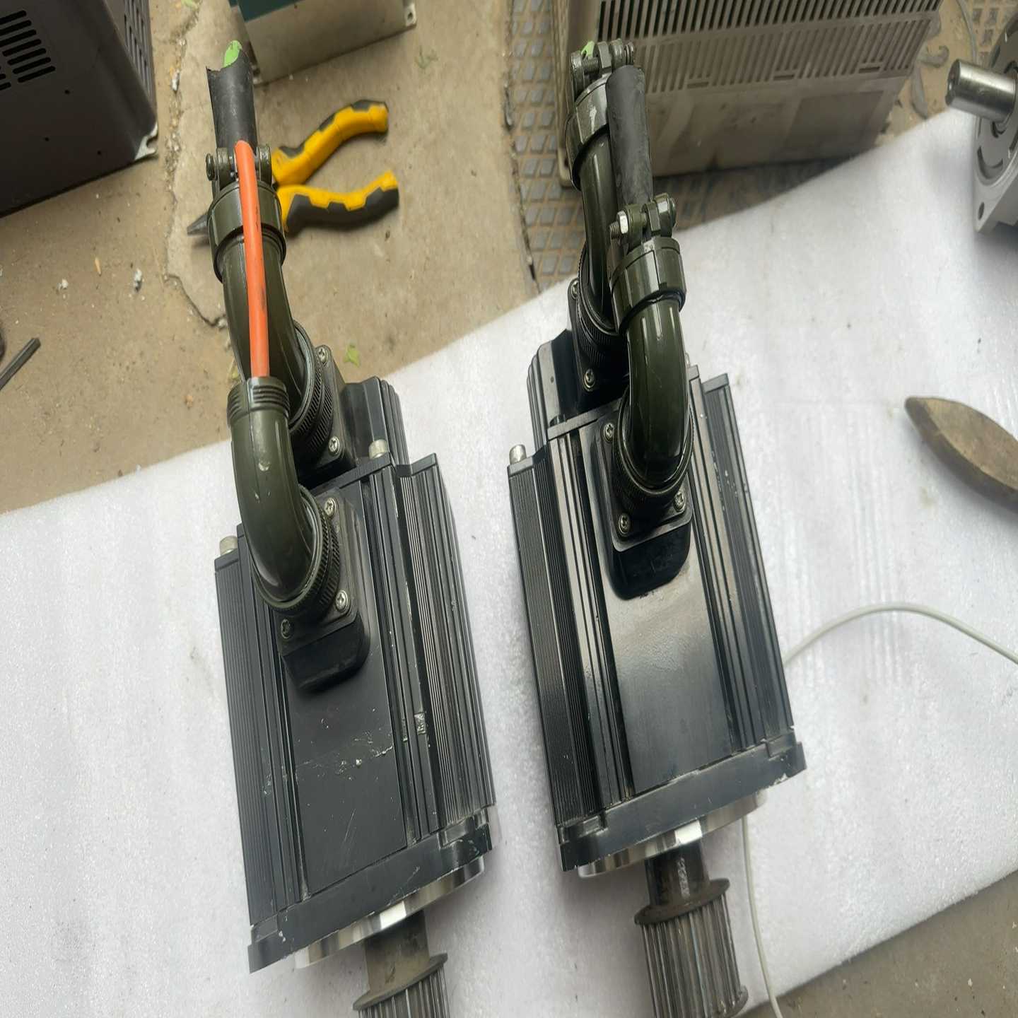 富士伺服电机,GYG152C5-RC2,1.5千瓦,实物图片询价