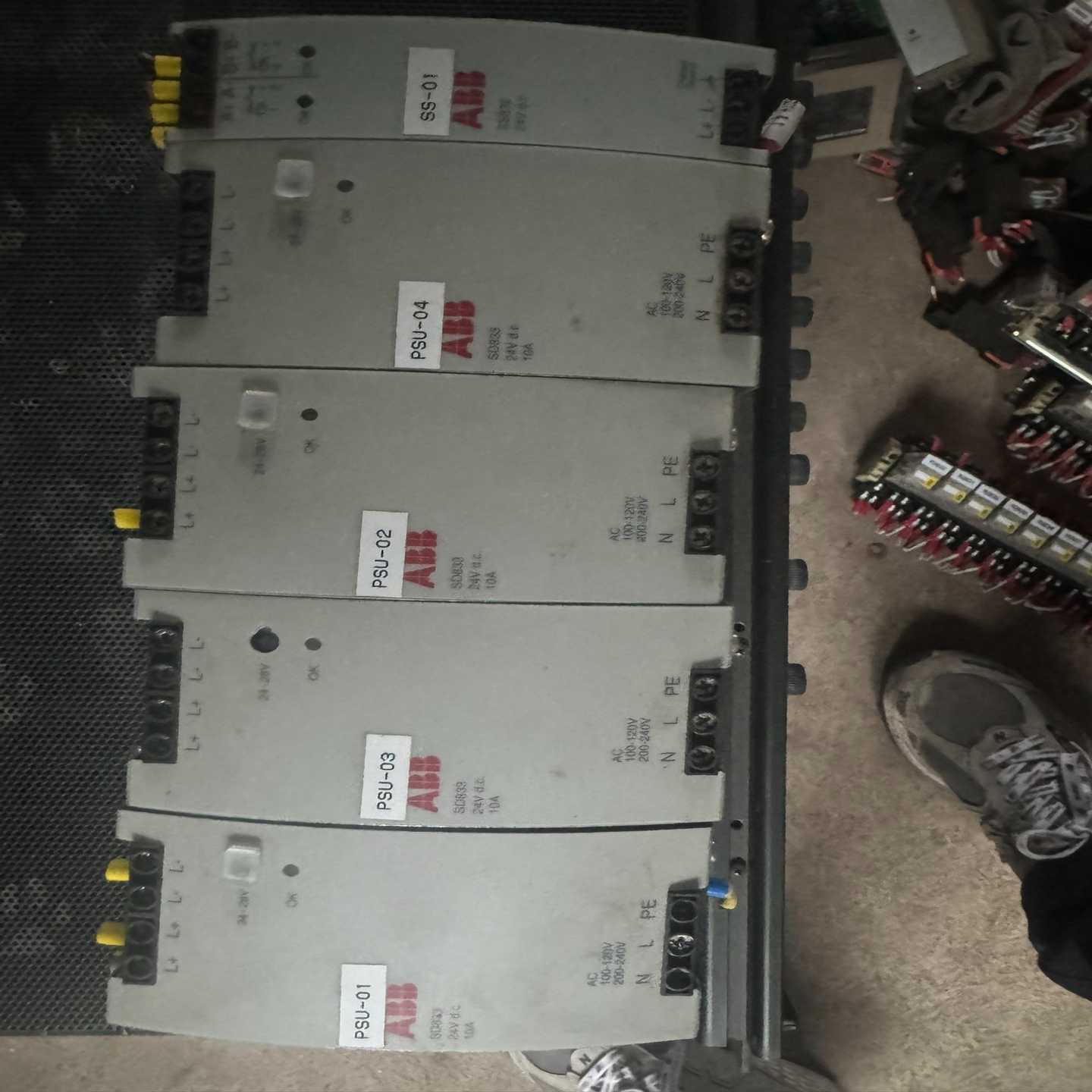 abb 电源 sd833 四个 ss832 一个 标价为打包【鑫鑫商铺】
