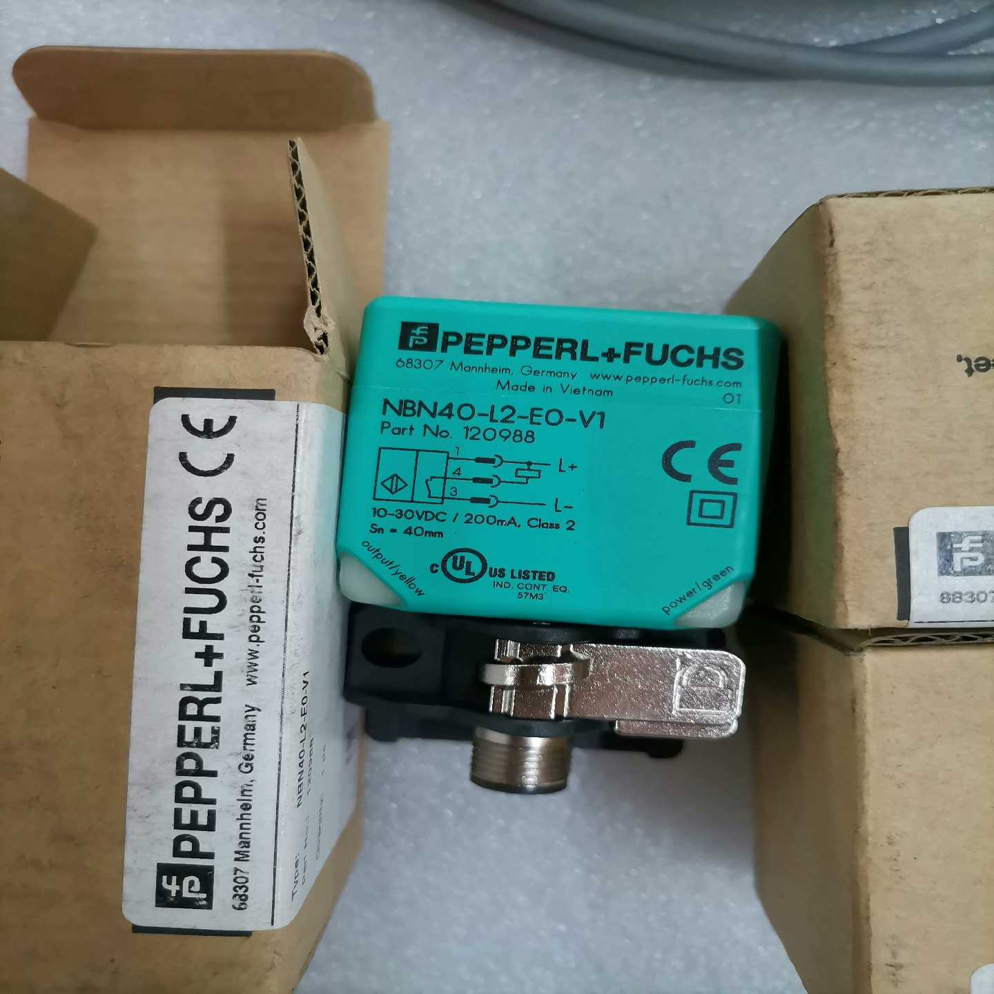 询价~倍加福方形接近开关传感器  NBN40-L2-E0-