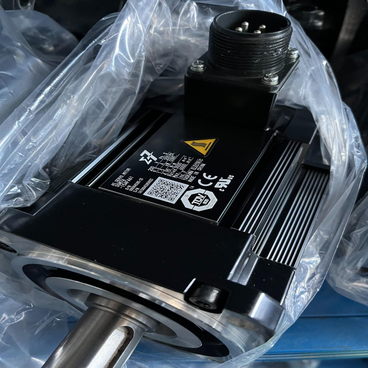 安川七系1.5kw伺服电机SGM7A-15AFA61功能正常~询价