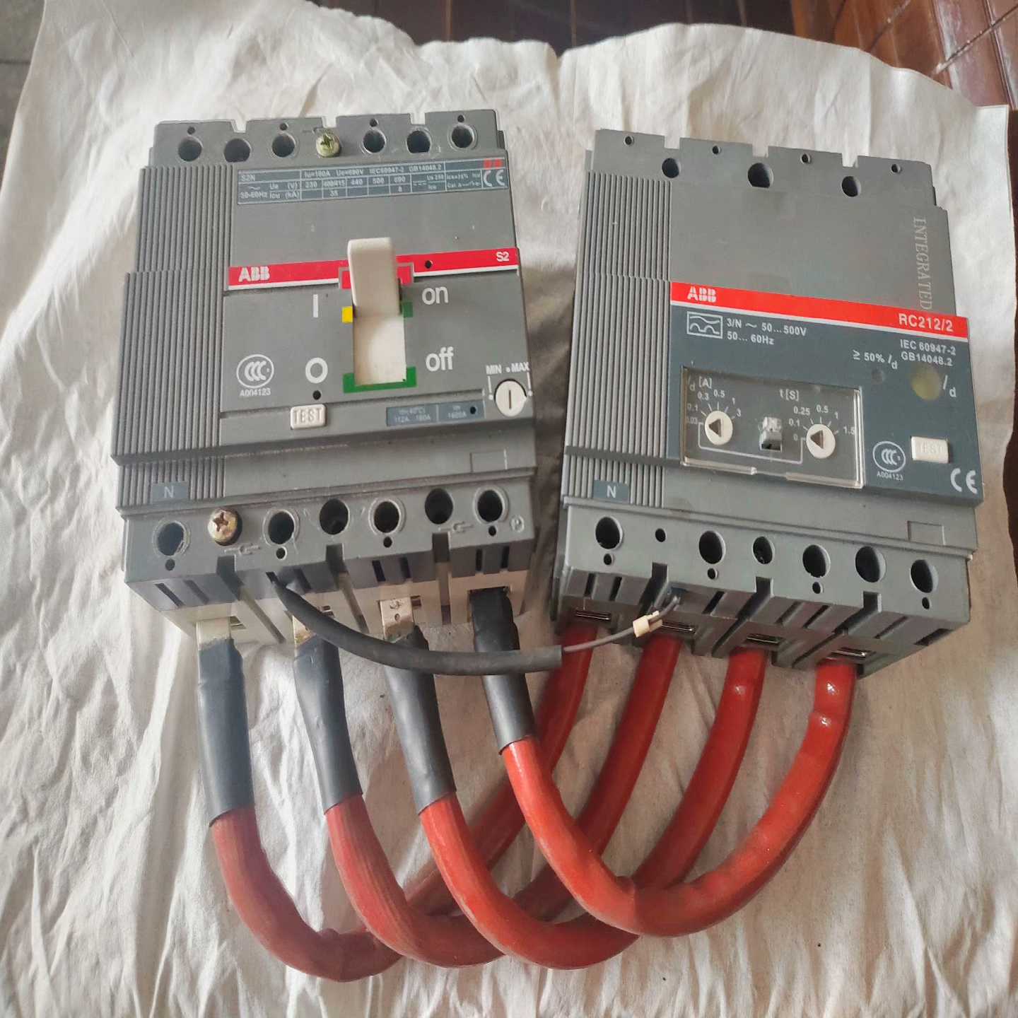 拆机：ABB塑壳断路器RC212/2漏电保护器 ，成色新，【鑫鑫商