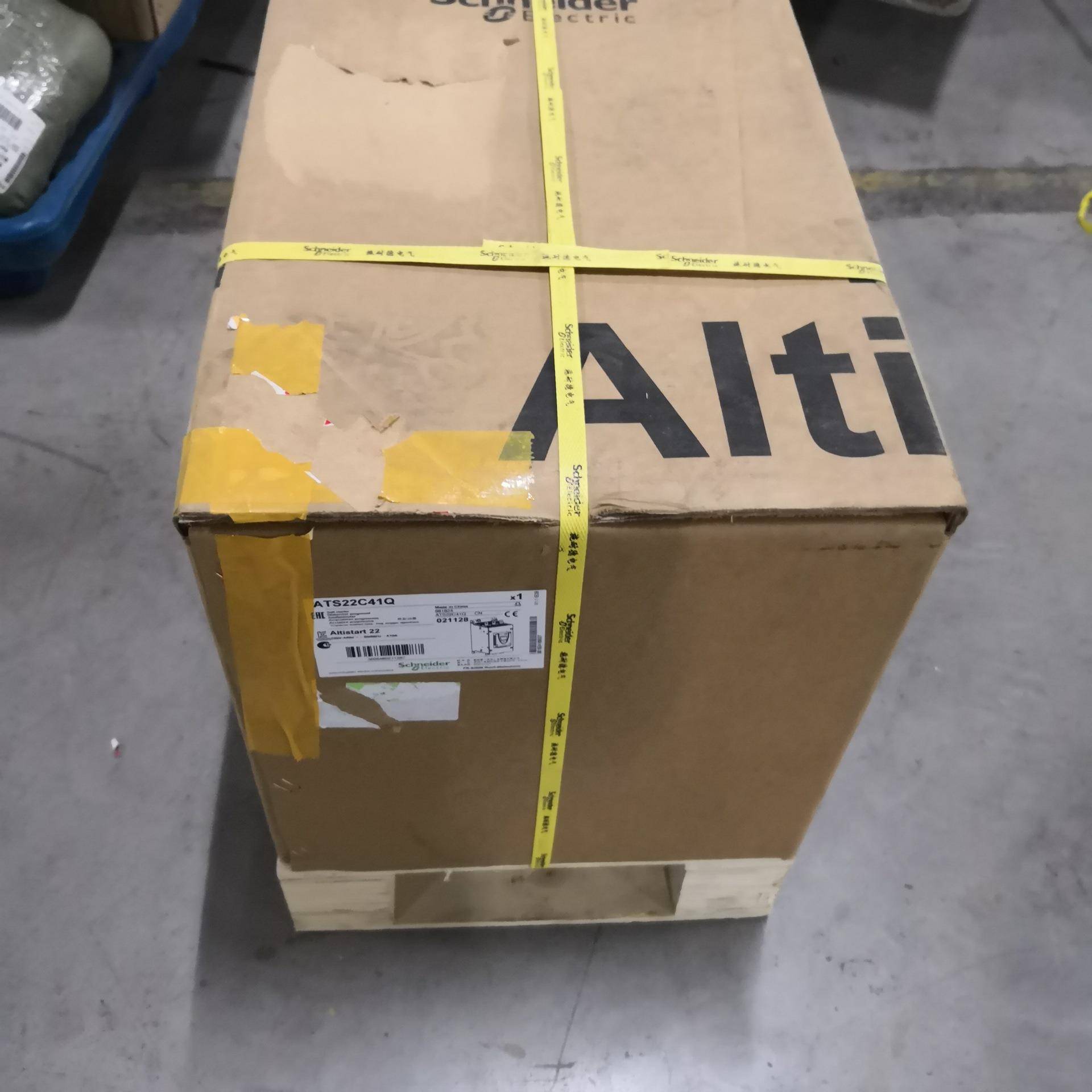 ATS22D88Q软起动器轻载45KW电机应用88A额定电流三相380V