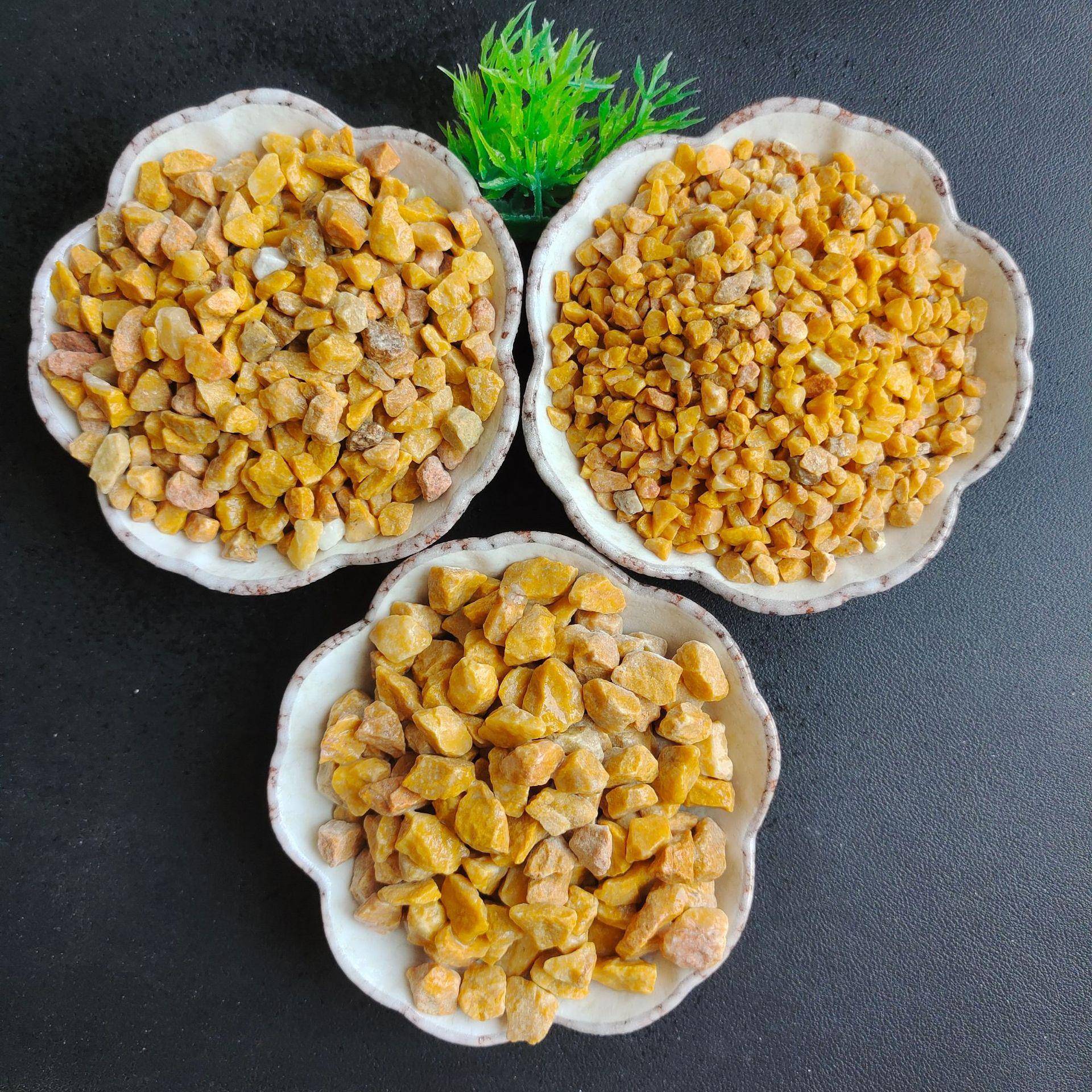 卵石透水路面用胶粘石碎石黄石子无机磨石水磨石骨料造景天然石