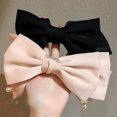 适合头发少的发饰2025网红新款缎面大蝴蝶结弹簧夹女优雅气质珍珠