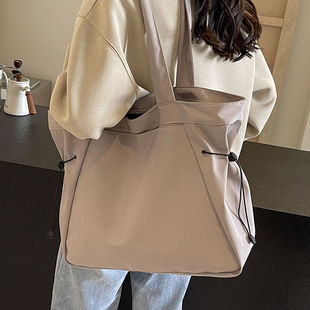 可以装电脑的通勤包大容量托特包包女2024新款大学生上课ins慵懒