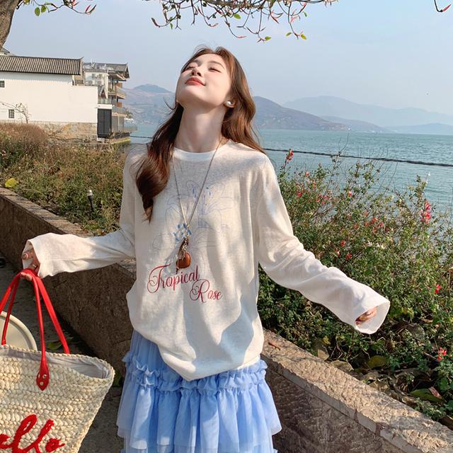 白色绝美长袖T恤女2025夏季新款防晒罩衫薄款宽松棉麻花朵上衣