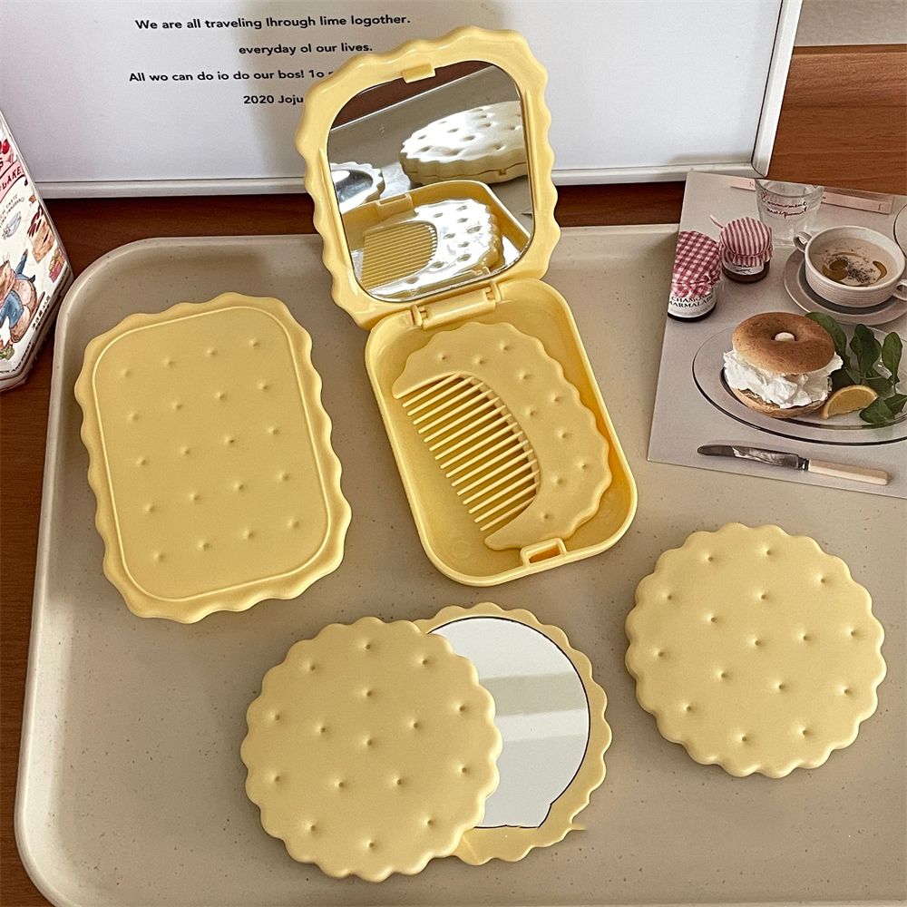 学生党小镜子芝士饼干卡通便携梳子可爱化妆镜随身迷你户外手拿创