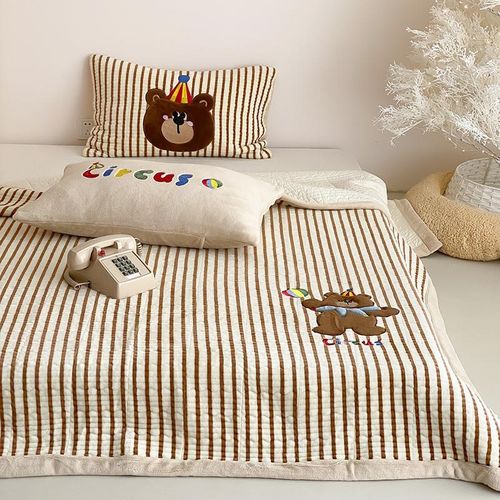 可爱儿童卡通床盖2024新款加绒保暖加厚夹棉绗缝牛奶绒床单三件套