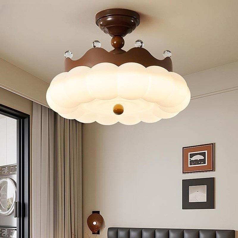 卧室吊灯2025新款法式中古全光谱男孩女孩儿童房奶油风皇冠吸顶灯