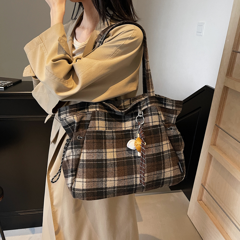 毛呢格子大包女2025新款托特包
