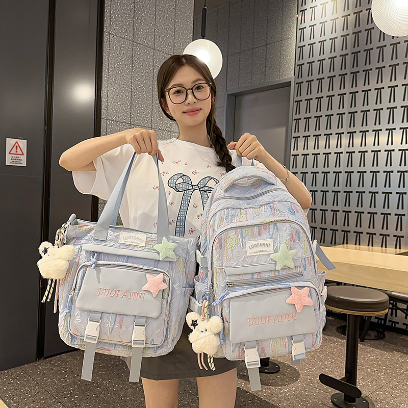 书包初中女生小学生双肩包大容量