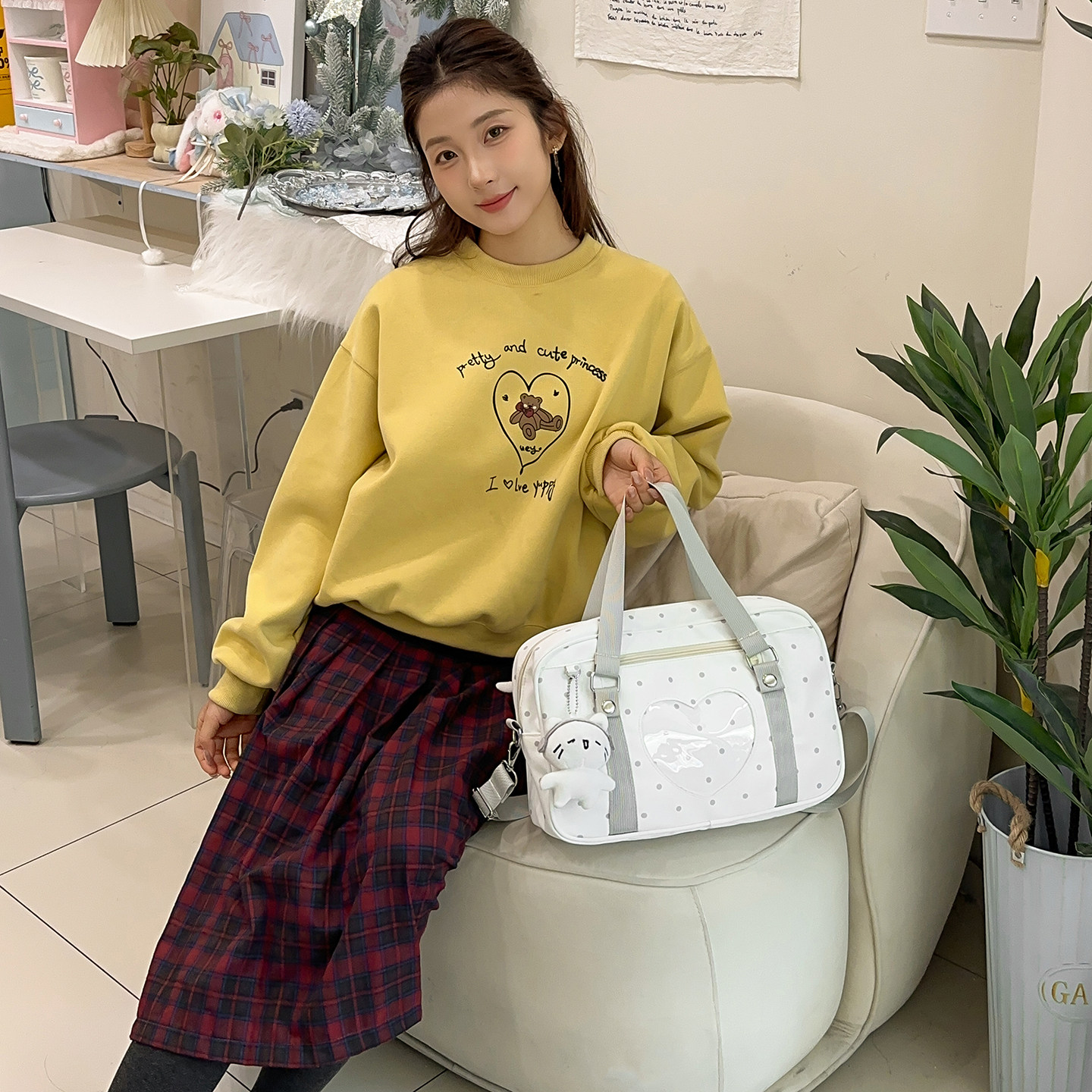 单肩包女大学生波点痛包日常通勤斜挎包2026新款大容量旅行手提包