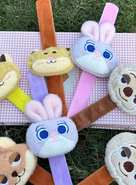 日韩卡通公仔啪啪圈毛绒手环学生小礼物手腕带配饰礼品摆夜摊批发