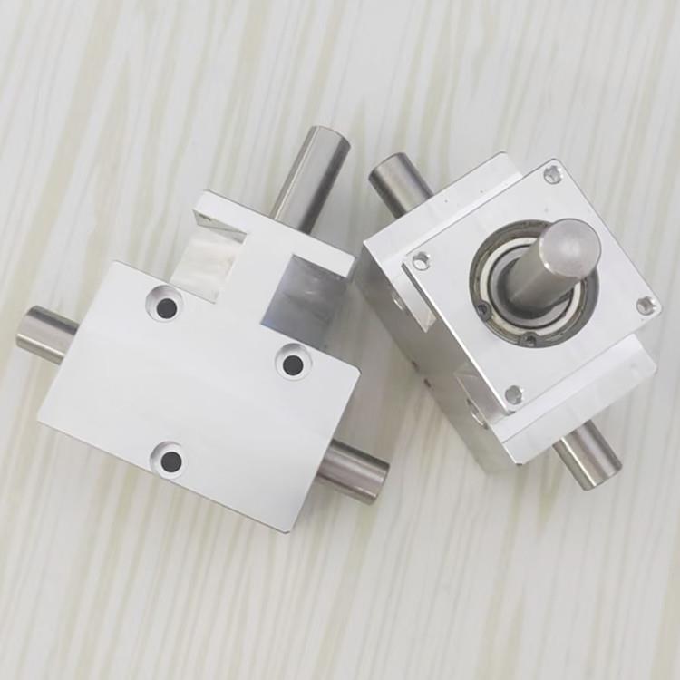 小型转角器90度1：1螺旋伞齿轮轴12mm同向双输出轴差速总成齿轮箱