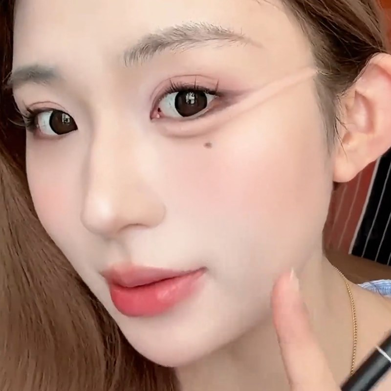 给卧蚕界一点震i撼!双头卧蚕笔眼线笔防水防汗哑光珠光立体提亮