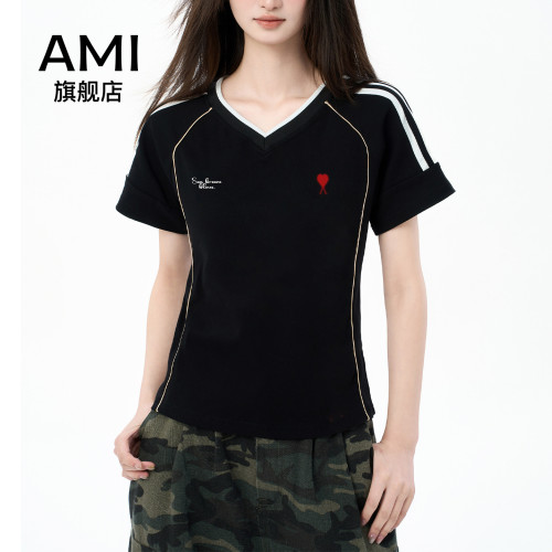 AMI官方美式黑色v领正肩短袖t恤女夏修身显瘦运动短款上衣夏季