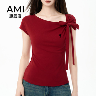 AMI官方红色蝴蝶结斜肩t恤女2026新款夏季设计感修身正肩短袖上衣