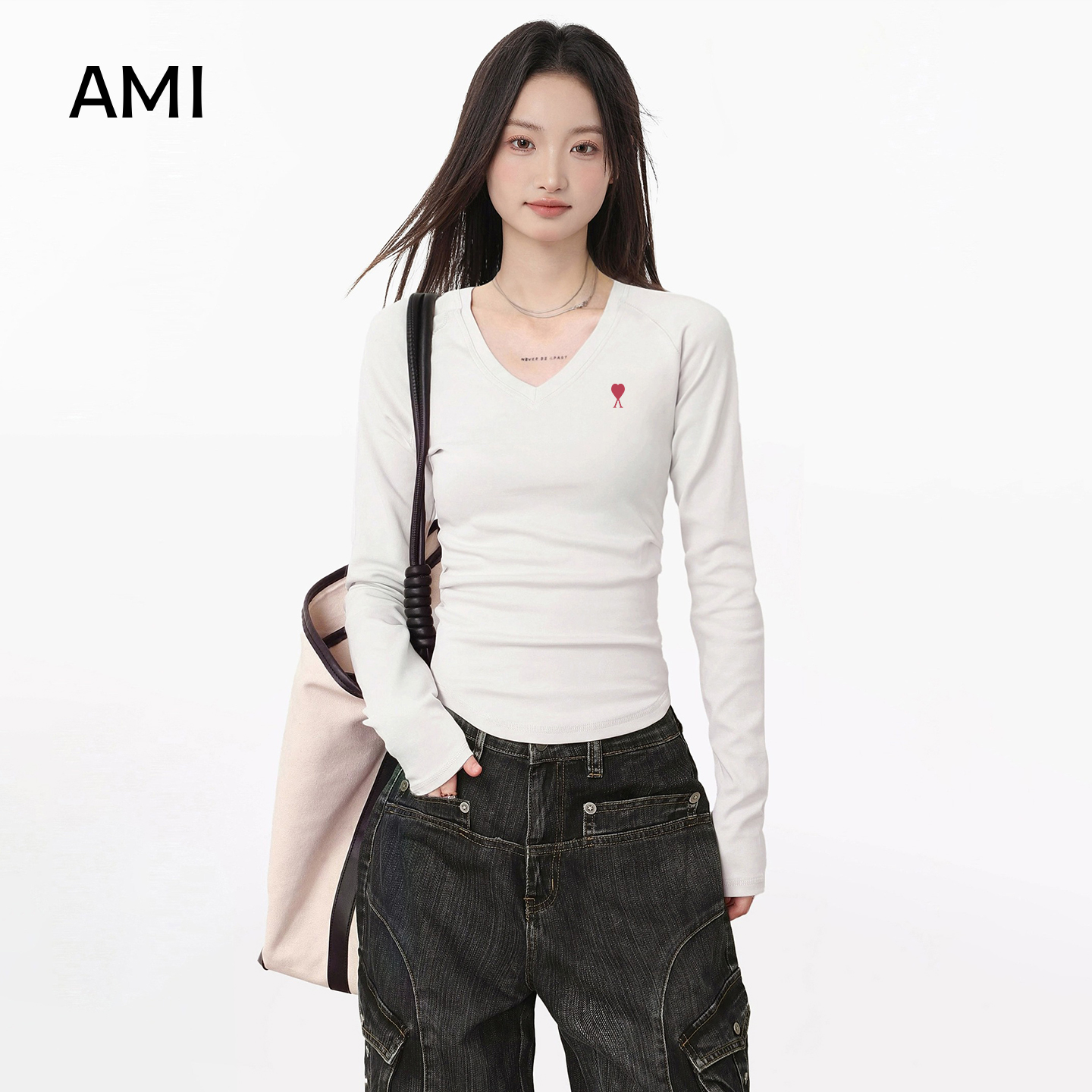 AMI2025美式白色V领长袖t恤女春秋潮牌正品修身显瘦打底衫上衣