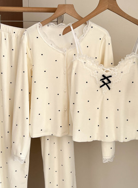 2025新款海岛绒睡衣女秋冬季波点带胸垫纯欲风带胸垫三件套家居服