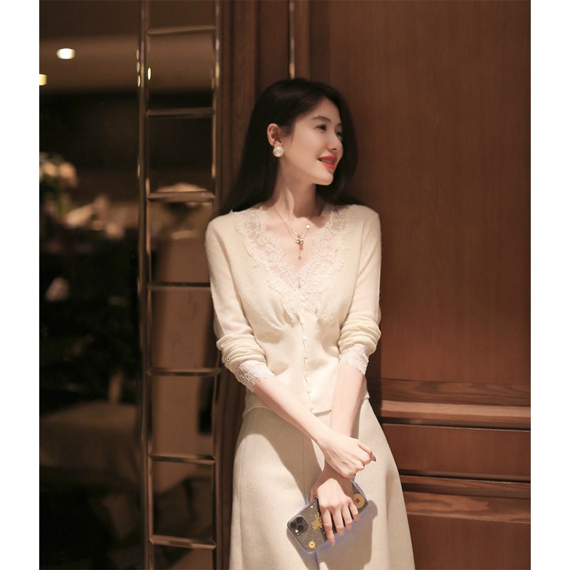 法式睫毛蕾丝拼接V领针织开衫美丽诺细羊毛内搭毛衣高腰长袖上衣