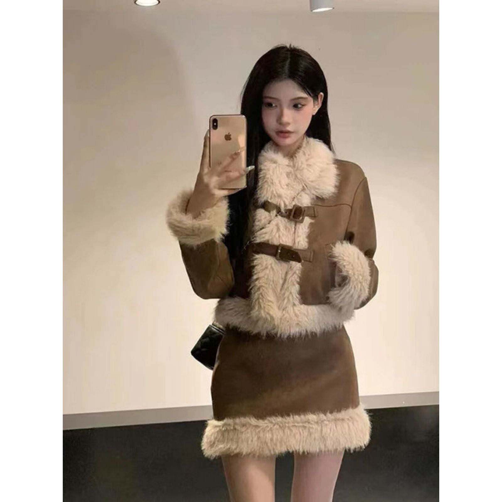 美拉德穿搭冬季套装裙毛毛领夹棉鹿皮绒外套棉服包臀半身裙两件套