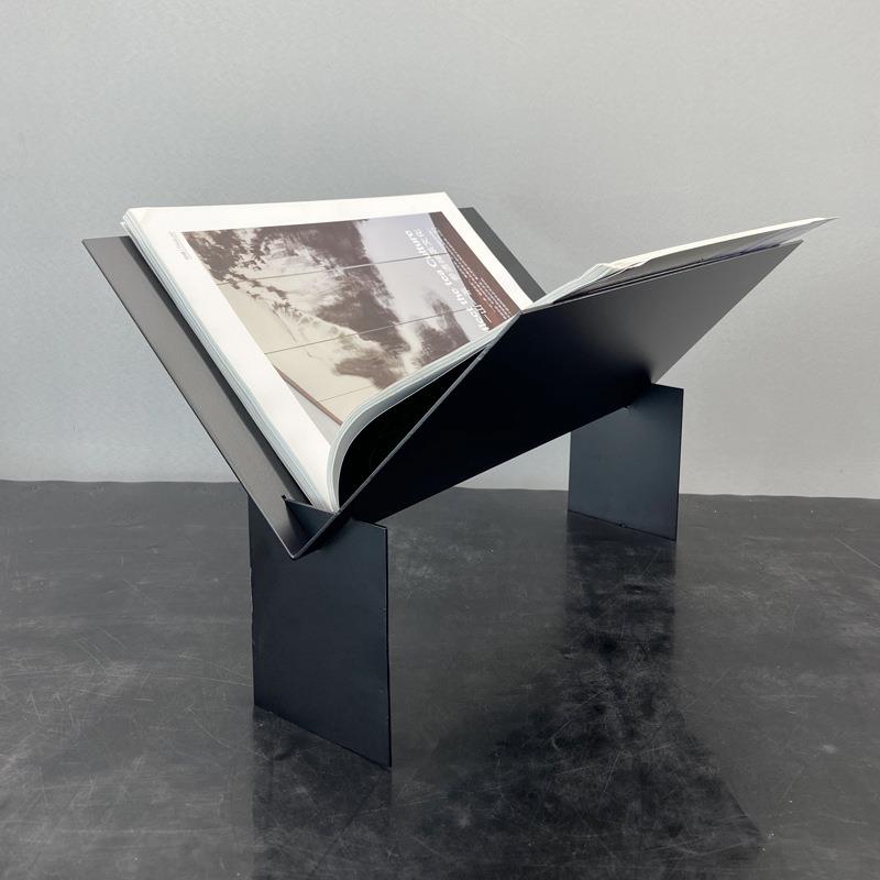 现代简约黑色金属V形铁艺杂志架摆件客厅书房样板间桌面软装饰品