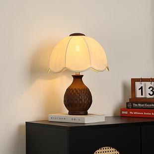 法式台灯卧室美式复古简约实木中古护眼客厅书房书桌装饰床头台灯