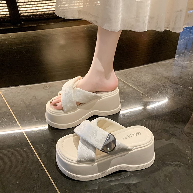 夏季超火国风绝美凉拖鞋女8cm厚底增高配裙子时尚百搭松糕一字拖