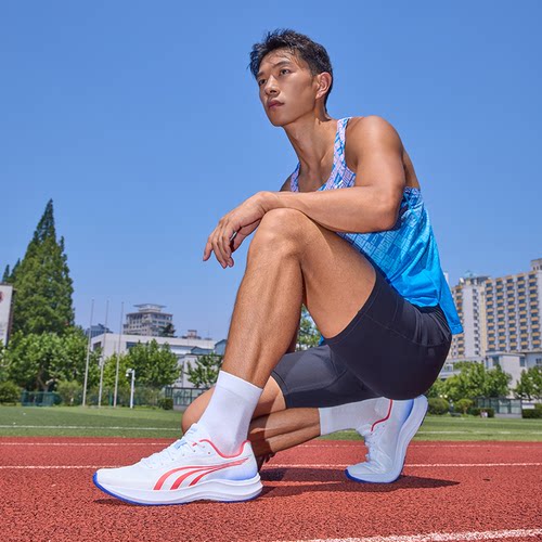 多威征驰碳板竞速缓震耐磨跑步鞋