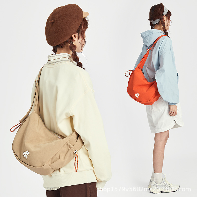 花儿与少年同款VAOPER喂牌饺子包