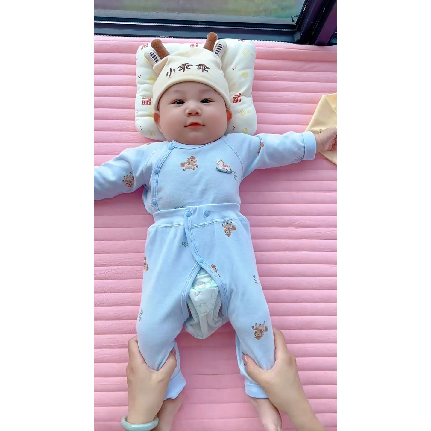 2026婴儿分体套装长袖新生儿秋衣秋裤0-12个月宝宝开裆裤打底线衣