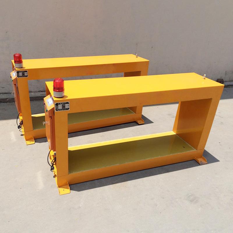 物料金属筛选设备传送带金属探测器金属杂质筛除挑选金属探测设备