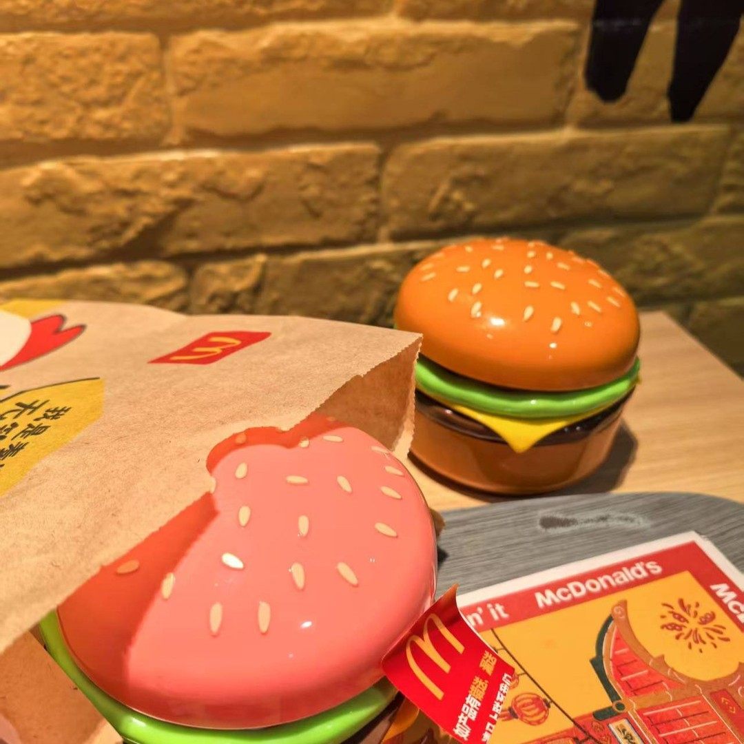 【来了】创意汉堡多功能手持桌面风扇可爱便携学生宿舍充电风扇灯