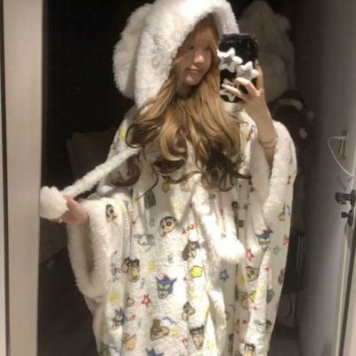 蜡笔小新斗篷睡衣加绒加厚蜡笔小新珊瑚绒睡袍女冬季2025您新款保