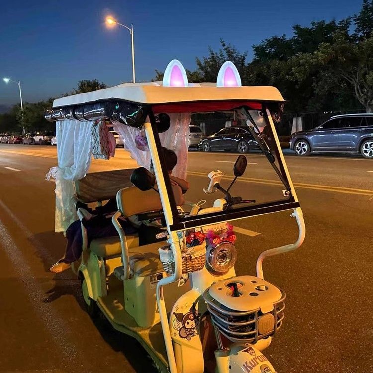 三轮车改造小配件电动三轮车装饰小配件改造装饰车顶太阳能发光装